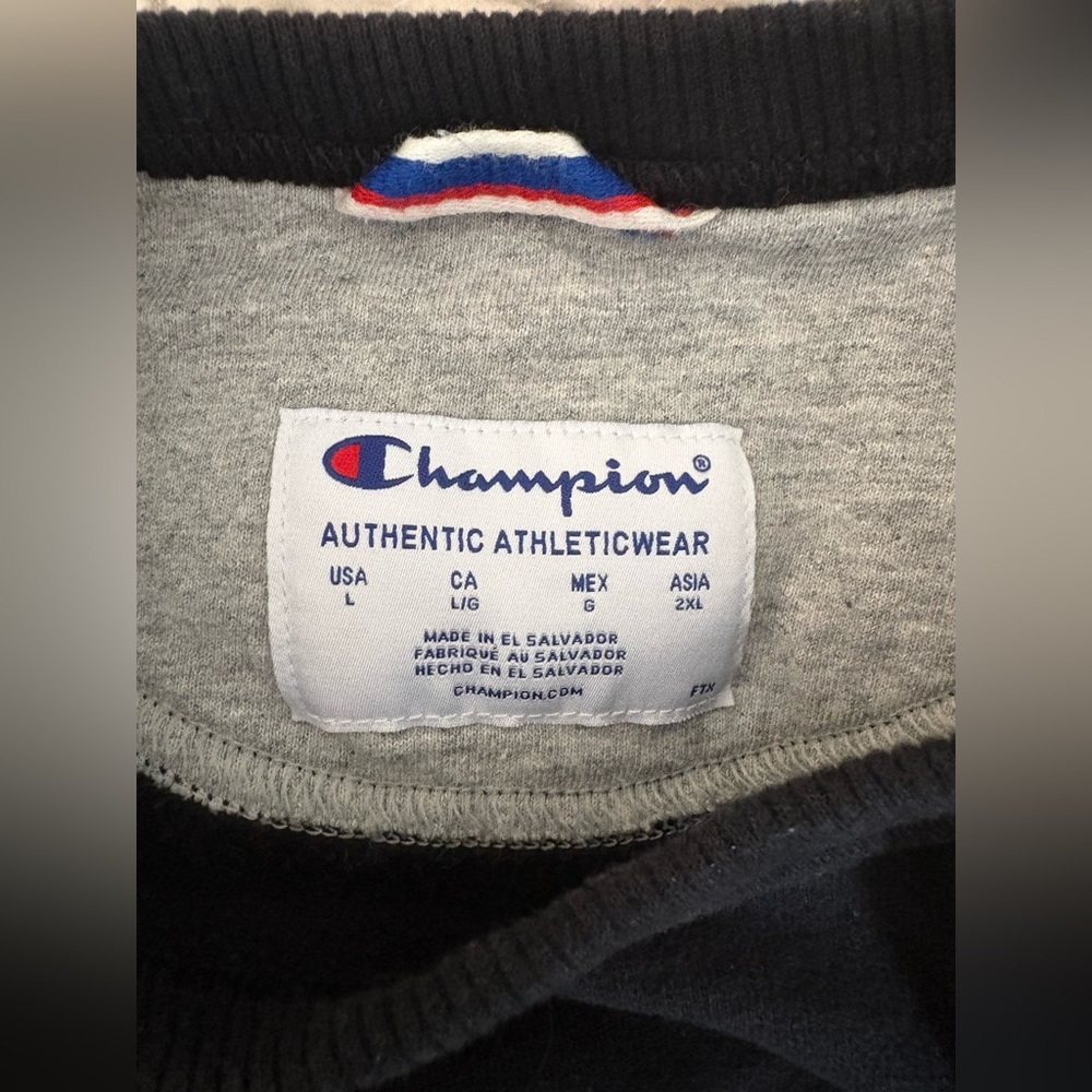 Champion Black Logo Crewneck Sweatshirt Size Large Classic Athletic Streetwear - Picture 4 of 4